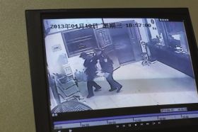 長沙市救助站提供的監(jiān)控視頻。組圖/記者華劍