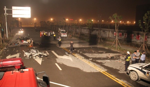 溫州致7人死車禍細(xì)節(jié)曝光:相撞時(shí)6人被拋出車外 溫州致7人死車禍細(xì)節(jié)曝光:相撞時(shí)6人被拋出車外