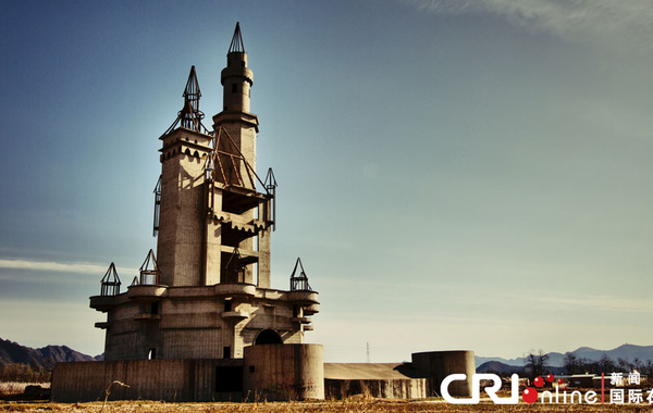 有著“鬼城”、“現實版的寂靜嶺”、“城堡廢墟”等稱號的城堡。沈湜 攝…