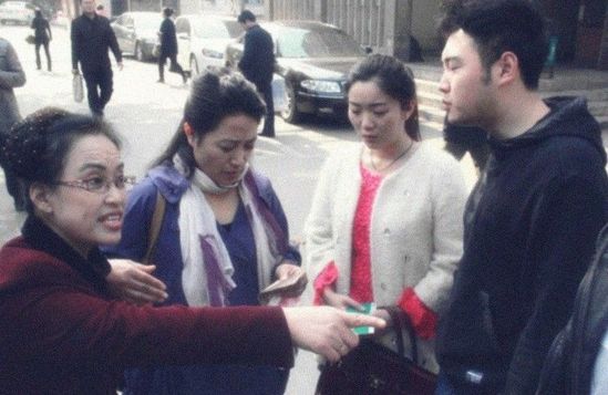 丈母娘從小張的存折中取了20000元，鑒定存折真假