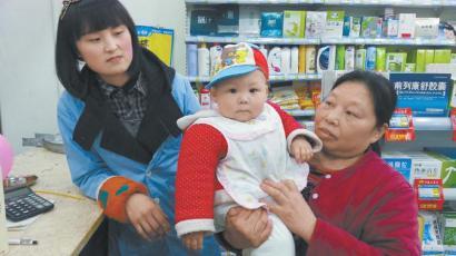 一歲半寶寶患罕見(jiàn)?。翰粫?huì)說(shuō)話走路 動(dòng)輒就昏迷