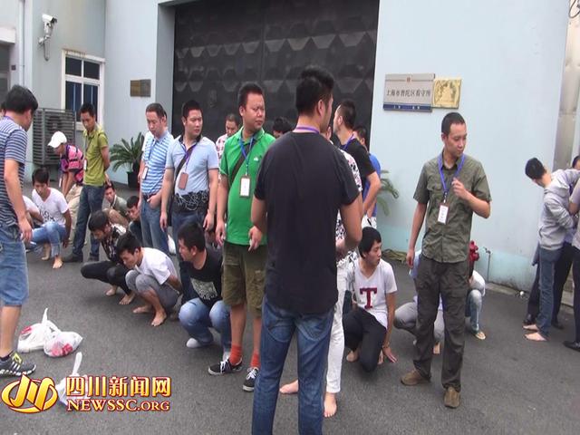 公安局管抓捕詐騙公司現(xiàn)場（警方視頻截圖）。