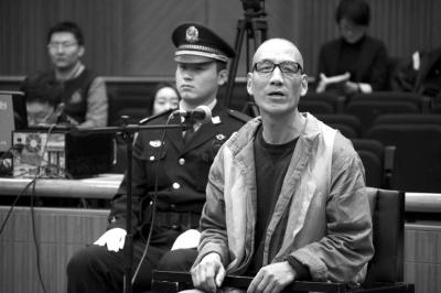 保安隊(duì)長(zhǎng)打死腳臭室友 行兇前曾喝酒慶祝升職 保安隊(duì)長(zhǎng)打死腳臭室友 行兇前曾喝酒慶祝升職