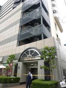 5月27日，埼玉縣蕨市一公寓樓發(fā)生疑似強(qiáng)迫殉情案，一名日本人男性和一名中國(guó)籍女性死亡。