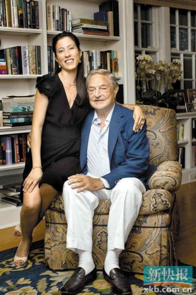 索羅斯及其未婚妻多美子。