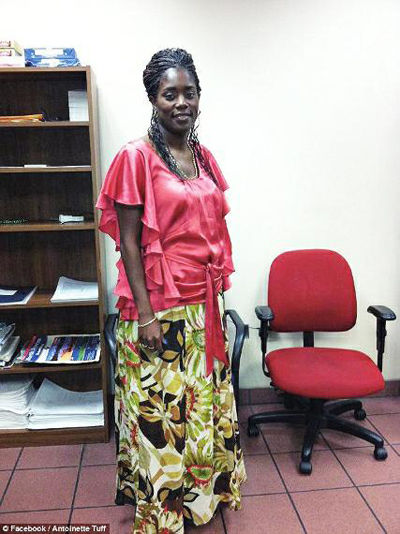 美國槍手闖小學(xué)劫持人質(zhì) 女子 美國槍手闖小學(xué)劫持人質(zhì) 女子