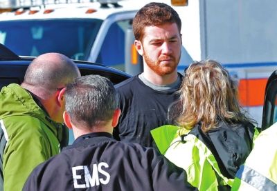 嫌犯接受詢問(wèn)。新華社/美聯(lián)