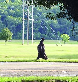 神秘女游走美國 神秘女游走美國