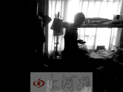 鄭州現(xiàn)“群租”怪象 120平米出租屋容納18人 鄭州現(xiàn)“群租”怪象 120平米出租屋容納18人