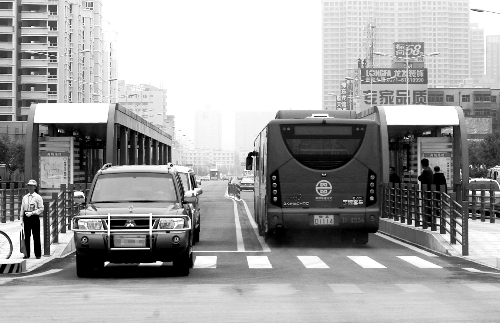 鄭州新一輪解堵措施醞釀 尾號限行或成未來限行方案 鄭州新一輪解堵措施醞釀 尾號限行或成未來限行方案