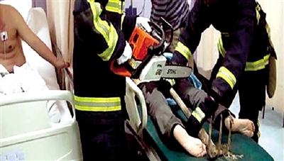 一陣痛，鐵耙柄插進(jìn)身體里