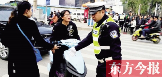 昨日，鄭州市交巡警“百日行動(dòng)”首日