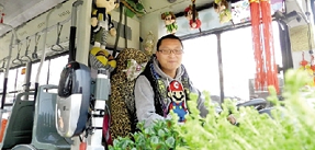 鄭州最萌公交車(chē) 倆小伙堵出來(lái)的