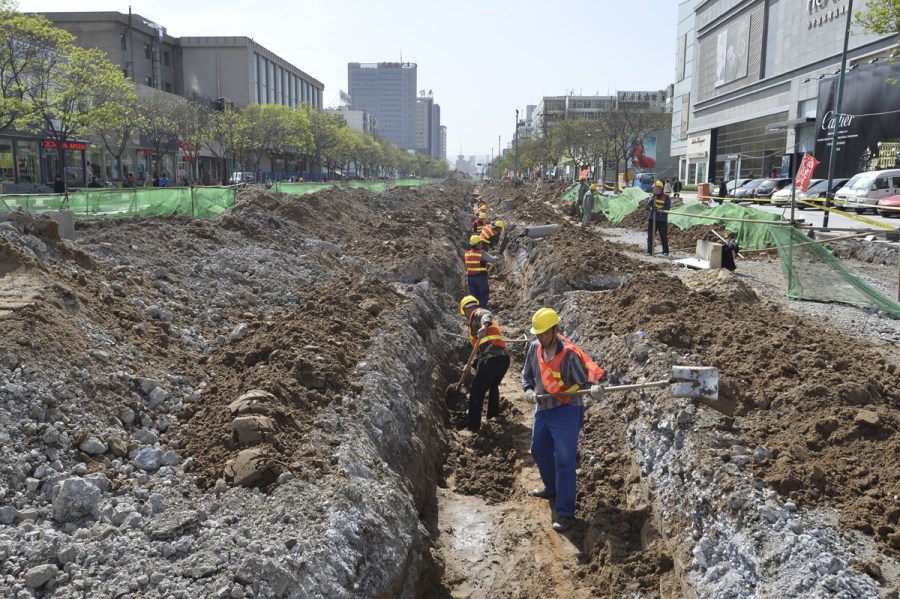 4月23日，太原，施工中的府西街。