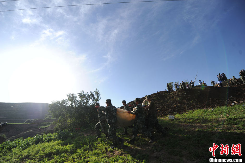 甘肅定西地震:岷縣永光村救援現(xiàn)場(chǎng)直擊 甘肅定西地震:岷縣永光村救援現(xiàn)場(chǎng)直擊