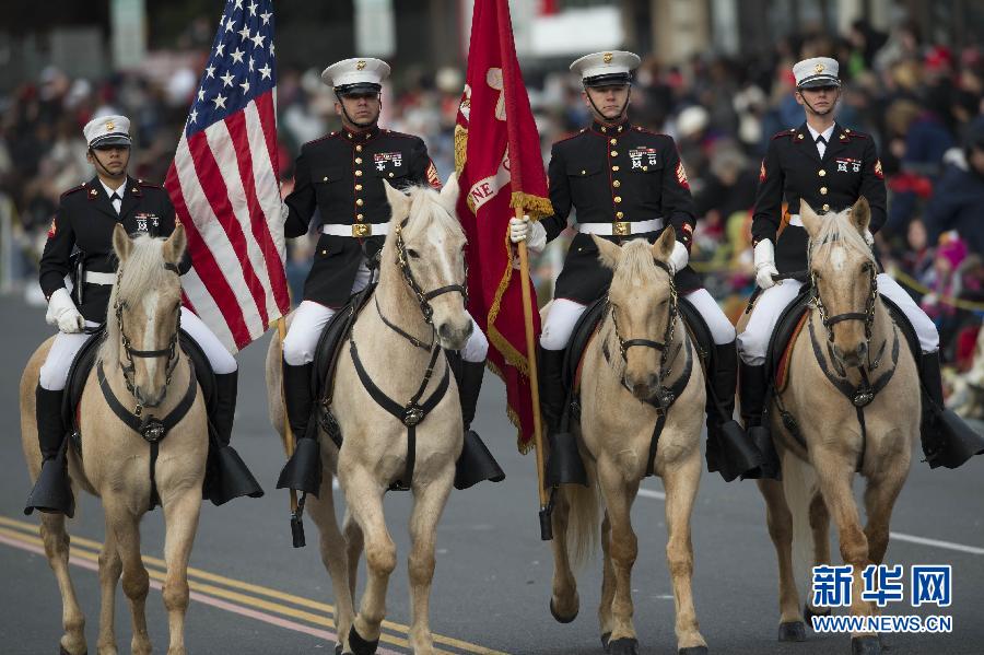 美國(guó)帕薩迪納舉行第124屆玫瑰花車(chē)游行 美國(guó)帕薩迪納舉行第124屆玫瑰花車(chē)游行