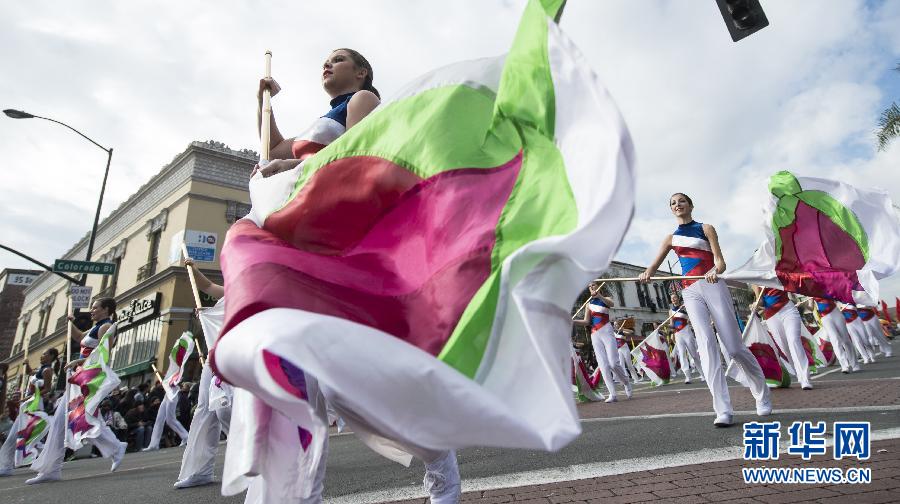 美國(guó)帕薩迪納舉行第124屆玫瑰花車(chē)游行 美國(guó)帕薩迪納舉行第124屆玫瑰花車(chē)游行