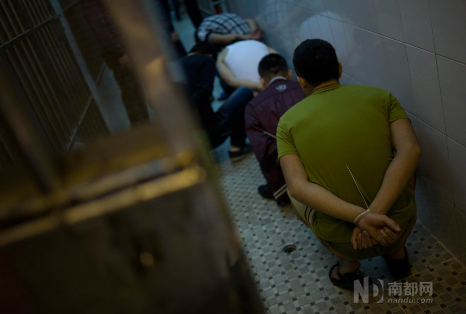 20名小伙"組團(tuán)"騙全國(guó)女子 20名小伙"組團(tuán)"騙全國(guó)女子