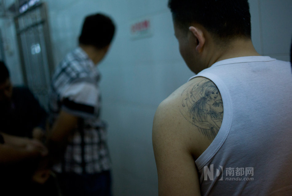 20名小伙"組團(tuán)"騙全國(guó)女子 20名小伙"組團(tuán)"騙全國(guó)女子