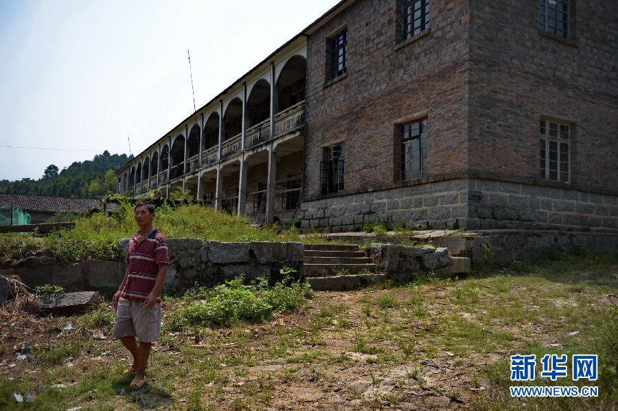 農(nóng)場(chǎng)棚戶區(qū)的最后留守家庭：留下的是回憶，迎來的是幸福