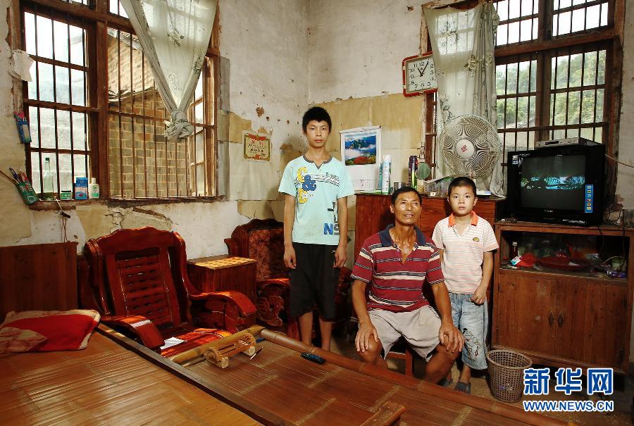 農(nóng)場(chǎng)棚戶區(qū)的最后留守家庭：留下的是回憶，迎來的是幸福