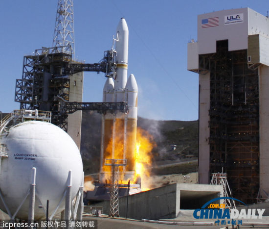 地時間2013年8月28日,在美國加州范登堡空軍基地,美國最大的“德爾塔IV”型重型火箭發(fā)射升空,將一顆機密間諜衛(wèi)星送入太空。