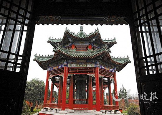 河南商丘古城建于明朝正德六年(公元1511年)，是國(guó)內(nèi)保存較好的古城之一 王頌 攝