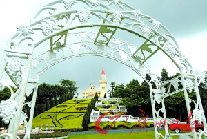 龍鳳山莊有歐式古堡。