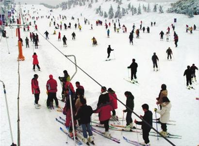 安吉江南天池有新鮮 玩樂江南“長(zhǎng)白山”