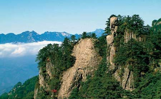 2013“白云山杯”第九屆伏牛山登山節(jié)即將開幕! 2013“白云山杯”第九屆伏牛山登山節(jié)即將開幕!