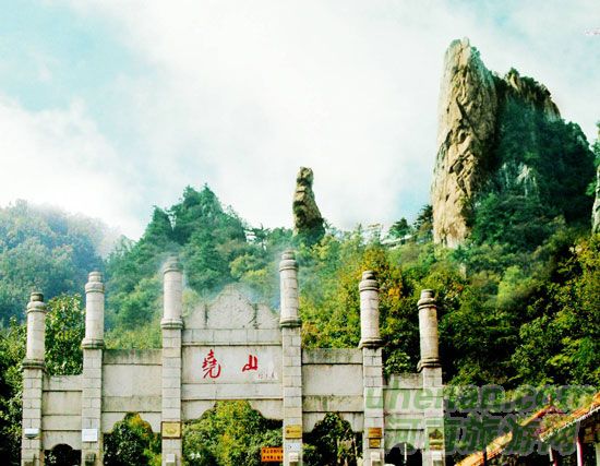 堯山“青龍飛天棧道云上” 堯山“青龍飛天棧道云上”