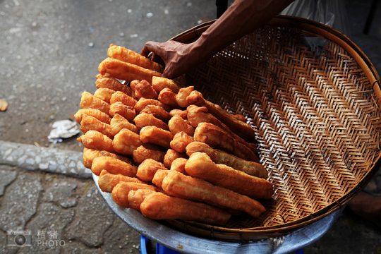 緬甸，繽紛的街邊平民小吃