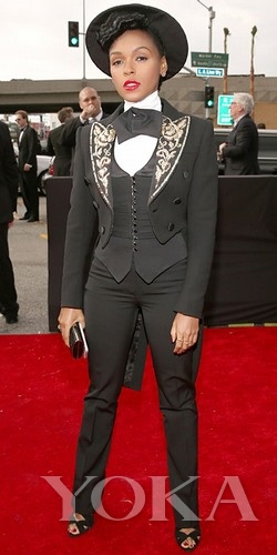  Janelle Monae這身跟去年的打扮差不多，爵士名伶的標配嗎