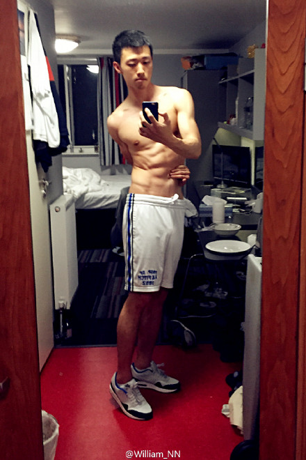 這么性感，你女朋友造？