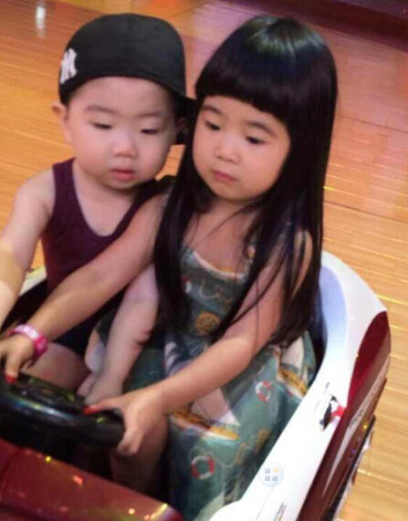 曹格女兒和韓國小正太 曹格女兒和韓國小正太