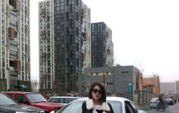 郭美美的座駕瑪莎拉蒂購(gòu)于2011年4月2日，購(gòu)車款為240萬(wàn)元。