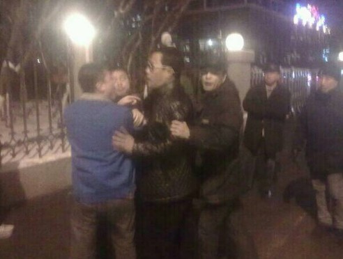 轉(zhuǎn)發(fā)到微博網(wǎng)曝趙本山徒弟駕無(wú)牌路虎追尾打人。