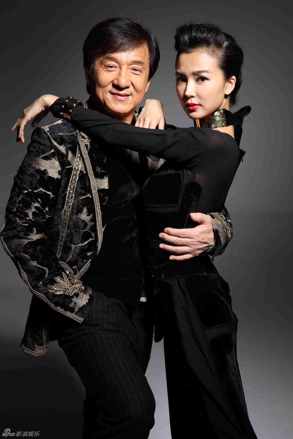 成龍姚星彤賀歲大片摩登時尚 成龍姚星彤賀歲大片摩登時尚