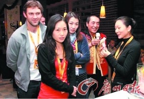 曝張藝謀第8子“復仇” 曝張藝謀第8子“復仇”