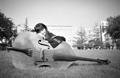 提琴專業(yè)的康康被稱為“人大女神”。