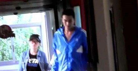 林更新蔣夢(mèng)婕同回賓館 林更新蔣夢(mèng)婕同回賓館