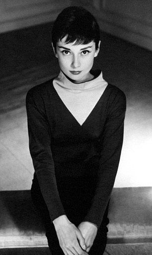 奧黛麗-赫本兒子展出母親罕見(jiàn)照片 奧黛麗-赫本兒子展出母親罕見(jiàn)照片