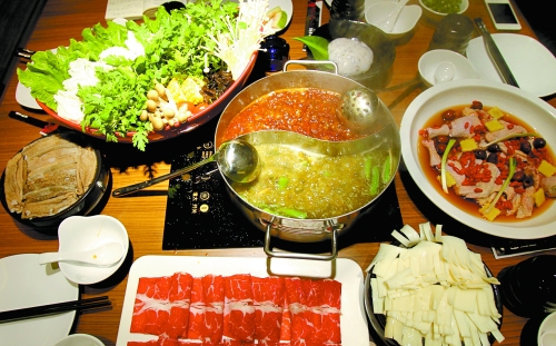 山西火鍋店爆炸事件后，鄭州用電磁爐的火鍋店生意火爆。