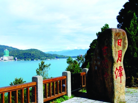 臺灣游專家3月29日、4月21日連續(xù)開行游臺灣送香港夕陽紅專列，組織近2000位爸媽走進寶島臺灣，圓