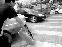 大型車(chē)輛視覺(jué)有盲區(qū)