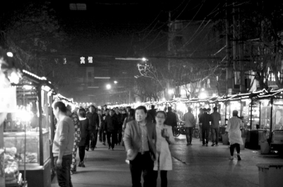 清明假期開(kāi)封12處小吃夜市“新裝”亮相 清明假期開(kāi)封12處小吃夜市“新裝”亮相