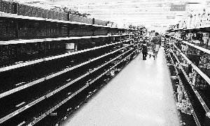 “史上最強(qiáng)風(fēng)暴”桑迪逼近美國(guó)東海岸 “史上最強(qiáng)風(fēng)暴”桑迪逼近美國(guó)東海岸