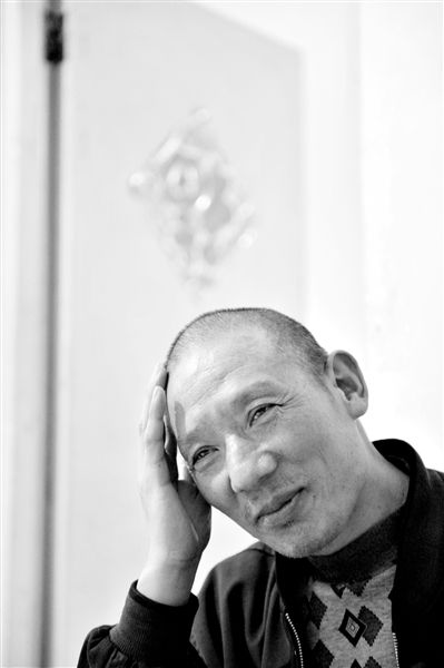 因涉嫌一起奸殺幼女事件，李懷亮被羈押近12年，三次審判，三次因“證據(jù)不足”被撤銷。 本版圖片均為資料圖片