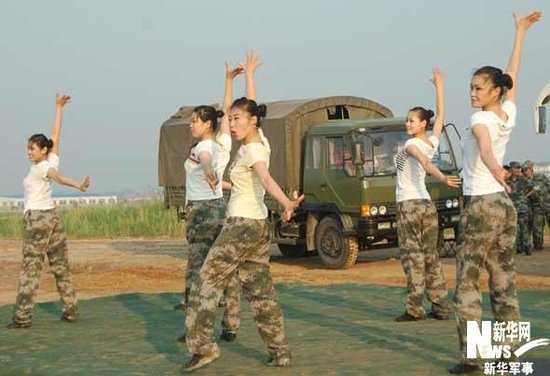 國防大學(xué)教授:文工團(tuán)被妖魔化 文藝兵有存在必要 國防大學(xué)教授:文工團(tuán)被妖魔化 文藝兵有存在必要