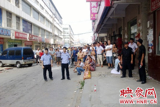 圖為火災(zāi)現(xiàn)場(chǎng) 圖為火災(zāi)現(xiàn)場(chǎng)